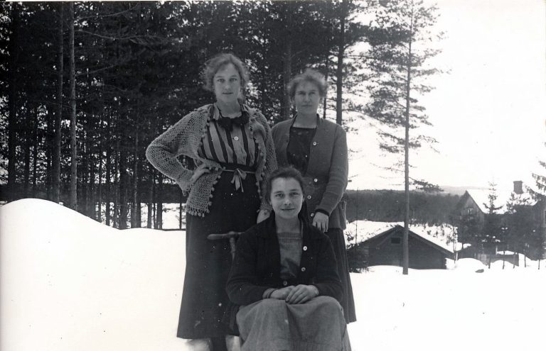 Elvira Fridberg, Adele Johans