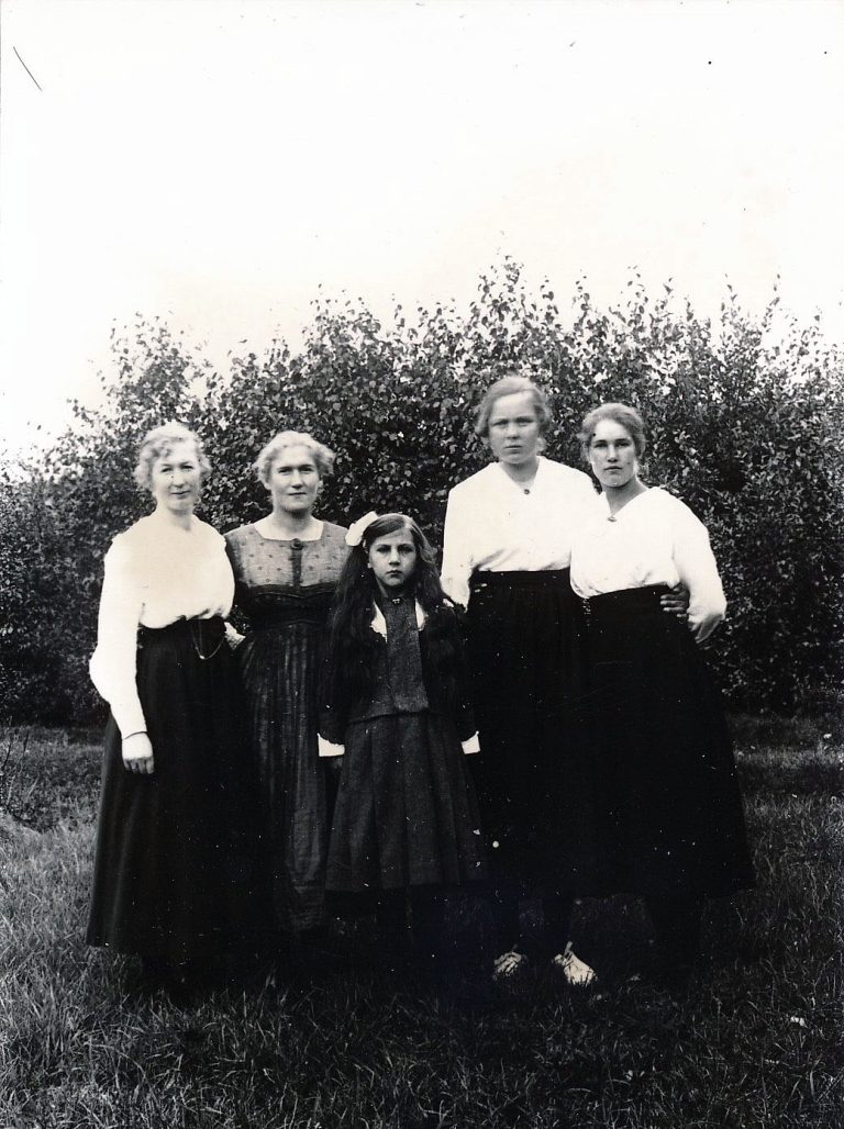 Elvira och Ethel Fridberg m.fl.
