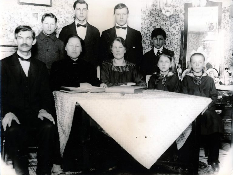 Familjen Erik Windahl i Saltvi